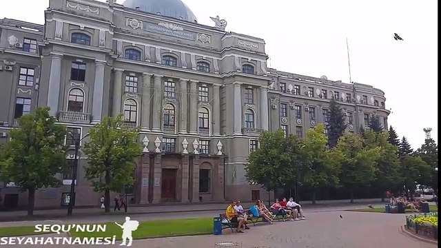 Kharkiv Gezilecek Yerler - Pryvokzal na Meydanı