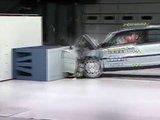 2001 Volvo S80 moderate overlap IIHS crash test