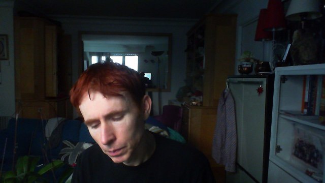 Wiwi égratigne Maman chérie de René Simard