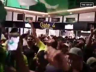 Hundreds of Pakistanis Take to The Streets of Melbourne to Celebrate Pakistan's Historic Win Against Australia in Austra