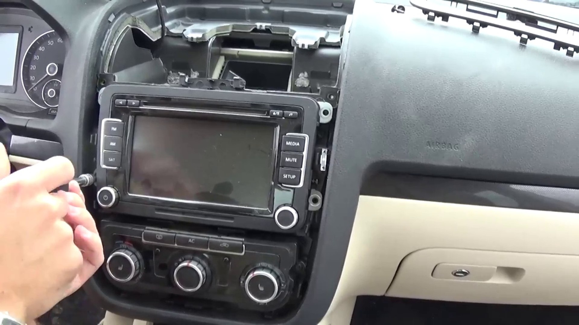 VW Jetta MK5 Golf MKV Radio Removal and Replacement 2005 2006 2007 2008  2009 2010 - video Dailymotion