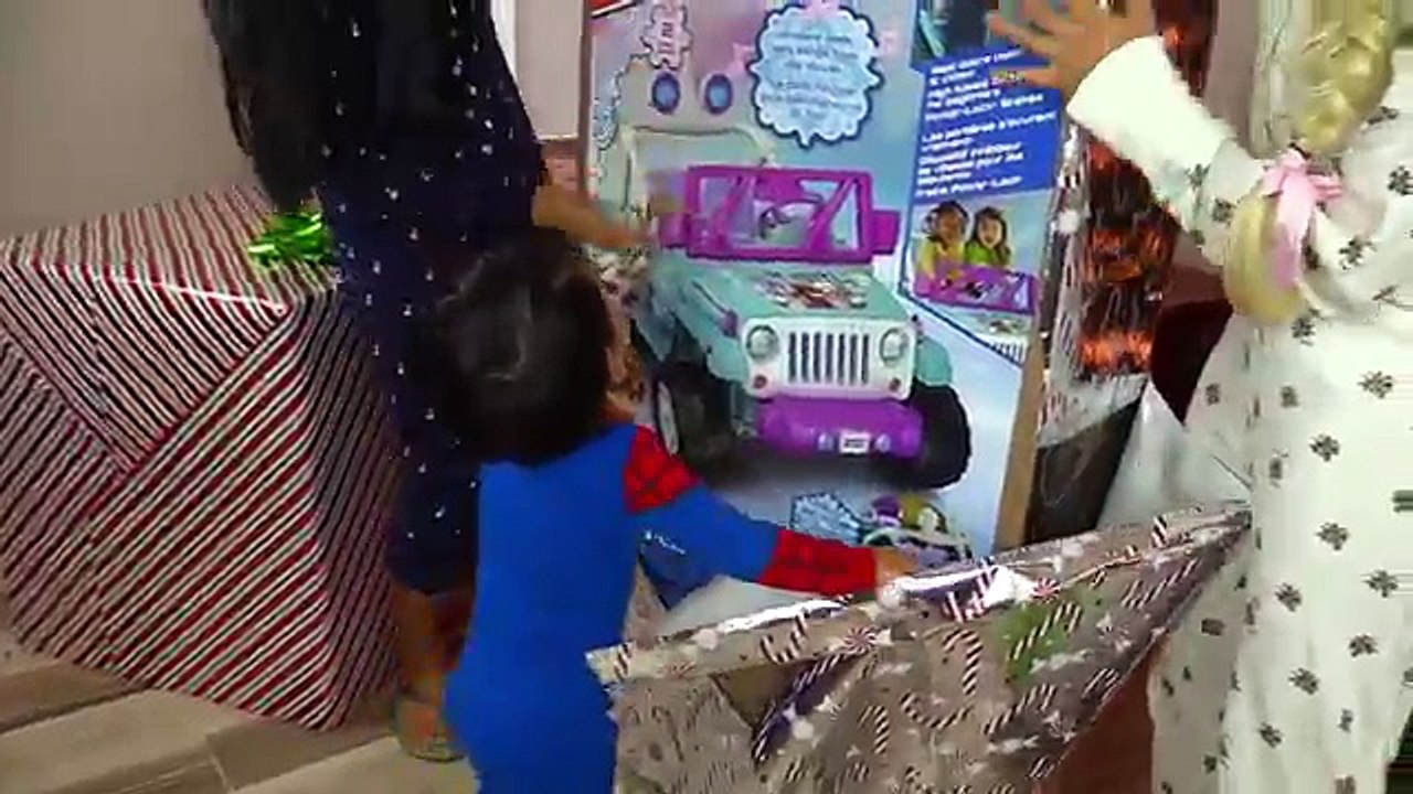 Spiderman & Police Frozen Elsa w/ Joker, Catwoman, Snow White, spiderbaby