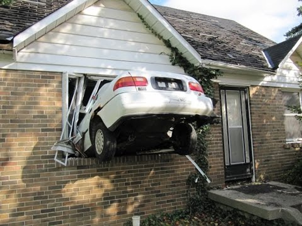 compilation crash accidents auto moto  - du lourd ! car bike fail