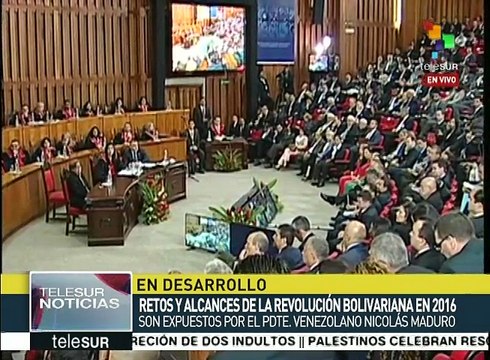 Programas de apoyo para estudiantes venezolanos recibirán más apoyos