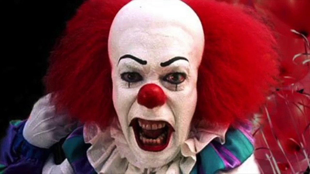 First Look: Pennywise the Clown - IT (2017)