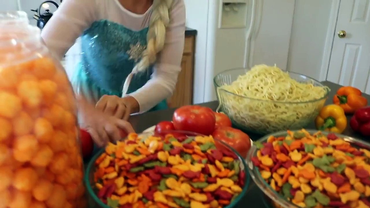 Frozen Elsa vs Spiderman vs Scream - Funny Superhero Movie in Real Life