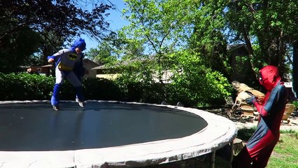 Spider-man and Frozen Elsa Pink Spidergirl Funny Animal Farm vs TWIN Deadpool Egg Prank | Comic