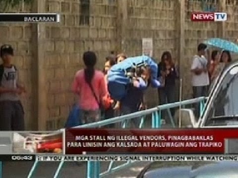 QRT: Mga stall ng illegal vendors, pinagbabaklas para paluwagin ang trapiko sa Baclaran