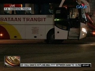 Kalsada sa F.B. Harrison, sarado pa rin sa trapiko dahil sa bus na hinagisan ng kahina-hinalang bag