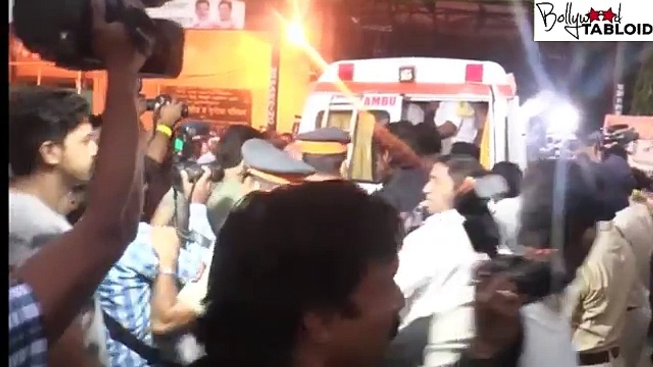 Celebrities Crying During Om Puri's death