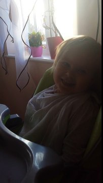 ****CUTE 2 YEARS OLD SINGING ROAR BY KATY PERRY****