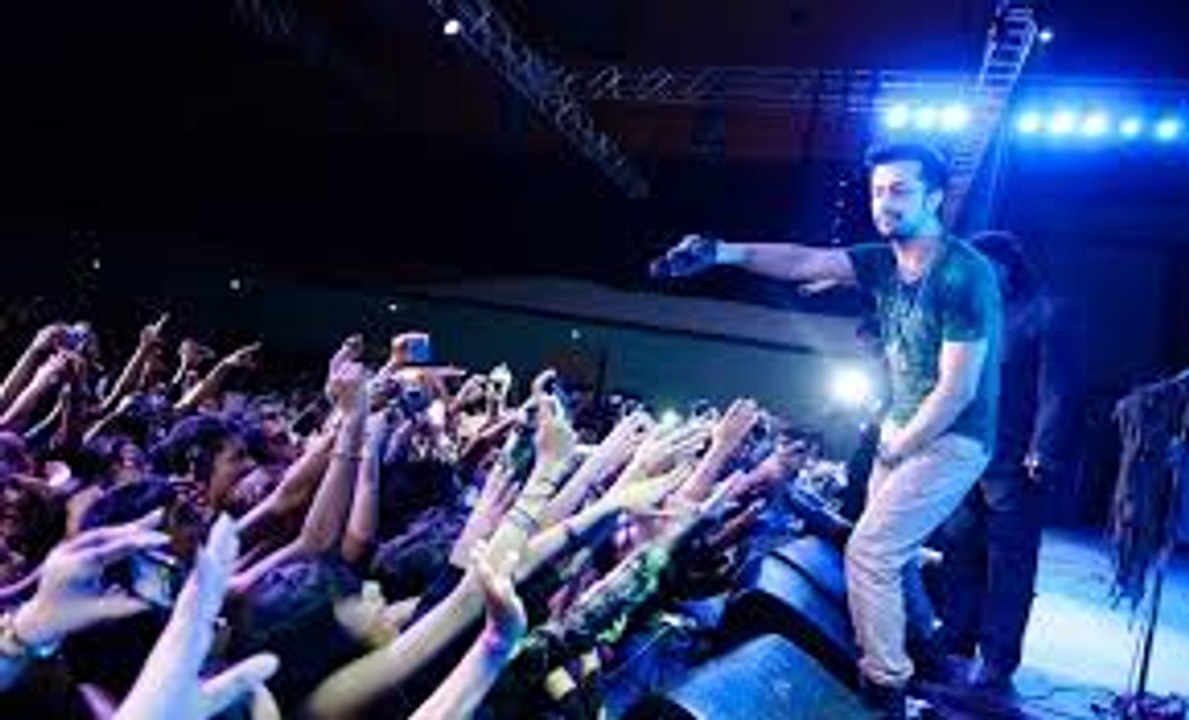 Atif Aslam Live In Concert At Moin Khan Academy DHA Karachi