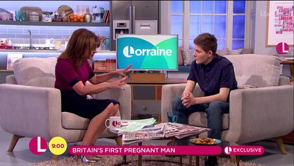 Pour la première fois en Grande Bretagne, un homme de 20 ans est enceint et donne une interview