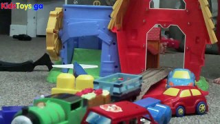 WE CRASH IT toy train crashes with SOUND EFFECTS - learn numbers kids toys