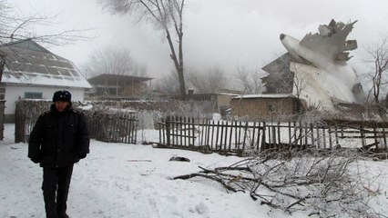 Kirghizistan: aereo cargo precipita su un villaggio, probabile errore del pilota
