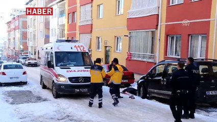 5 çocuk annesi bıçaklanarak öldürüldü