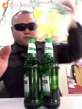 Comment boire 2 bières en même temps ?