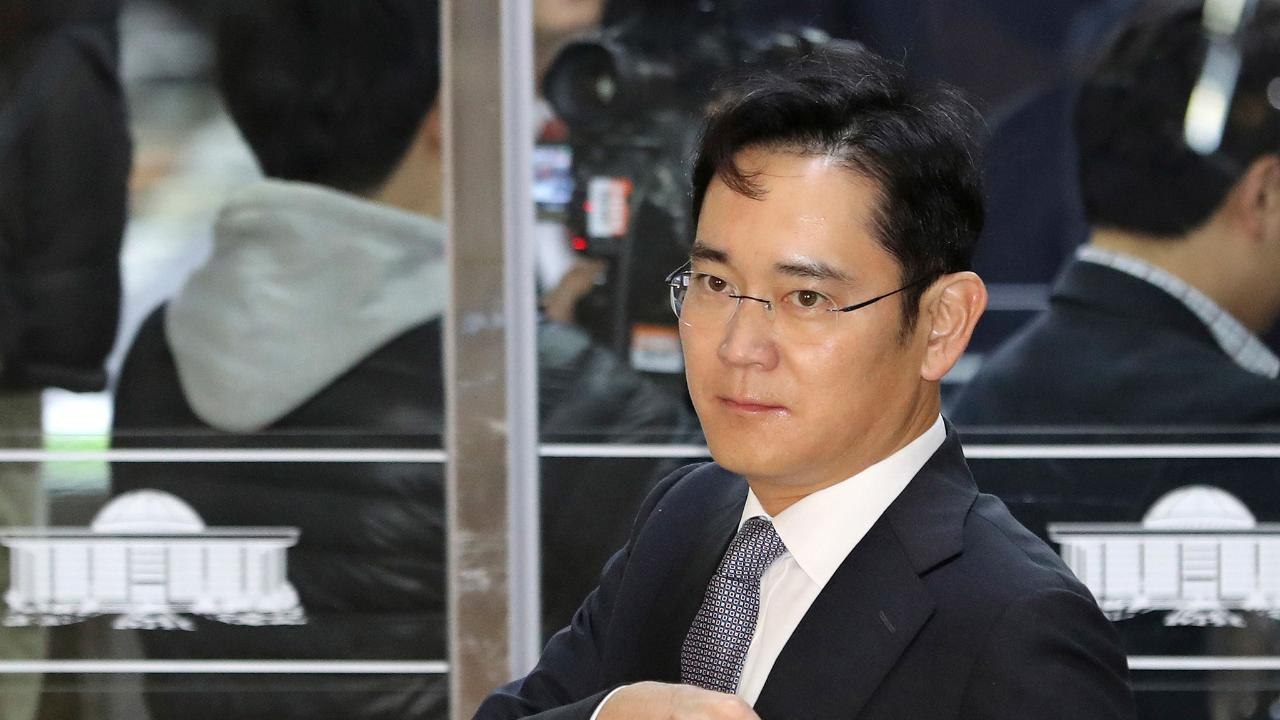 Samsung arrest warrant, Trump EU comments