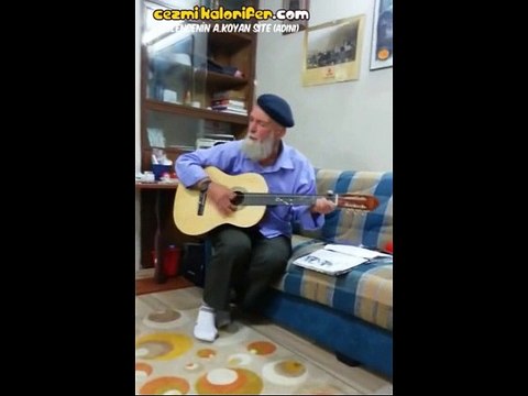 Ak Gandalf Gibi Olmuş Dedemizden ''Papatya Gibisin Beyaz ve İnce'' Yorumu