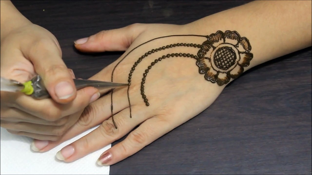 Simple Easy And Beautiful Jewellery Style Mehndi Design Video