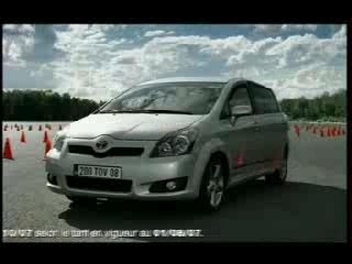 Pub TOYOTA COROLLA VERSO 5 9 7