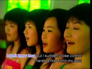 [四千金] 海里来的沙 + MAMMA MIA -- 东拼西凑 (Official MV)