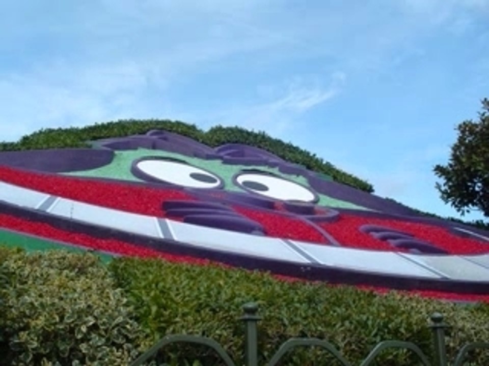 Alice's Curious Labyrinth
