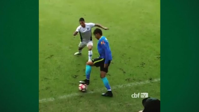 Joia do Flamengo dá chapéu e caneta em jogo-treino da Seleção sub-20