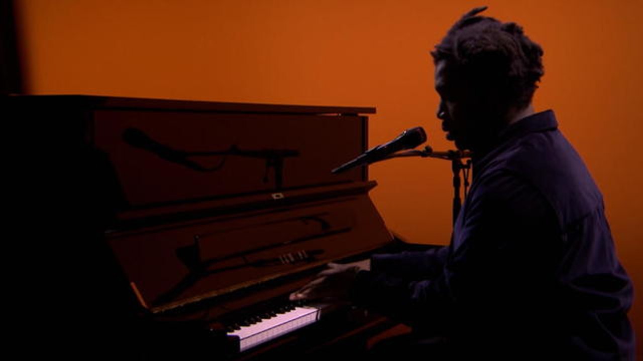 Sampha en live - The Tonight Show du 16/01 - CANAL+