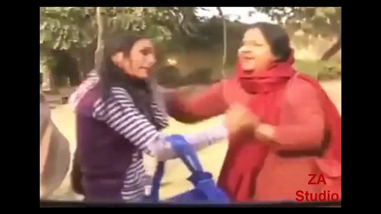 بیوی نے شوہر کو لڑکی کے سا تھ پکڑ لیا اور جو حال کیا