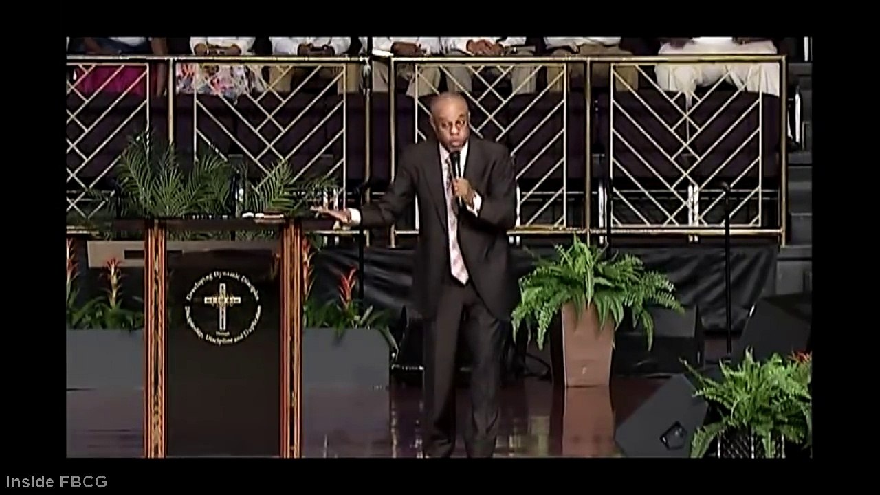 Why is Praising God Important? Pastor John K. Jenkins Sr. (Powerful Word)