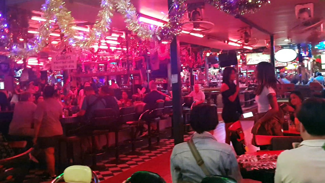 Bangkok Pattaya Sokaklarında 2017 yılının ilk dakikalarında  bir gezelim dedik
