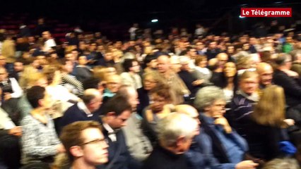 Emmanuel Macron à Quimper. « En marche ! » pour faire le plein