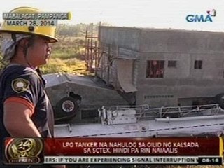 24 Oras: LPG tanker na nahulog sa gilid ng kalsada sa SCTEX, hindi pa rin naiaalis