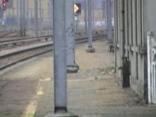 Passage d'un rapide en gare de Mezidon