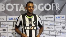 Em apresentação, Gilson diz que Libertadores pesou em decisão para defender o Botafogo
