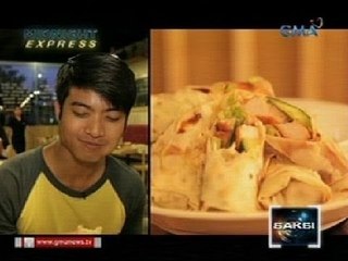 Pancake dish na gawa sa lechon kawali, spring onion, pipino at iba pang seasoning