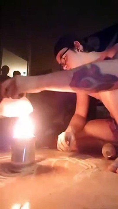 Cet ado défoncé fait du feu dans sa chambre et se fait gauler par ses parents !