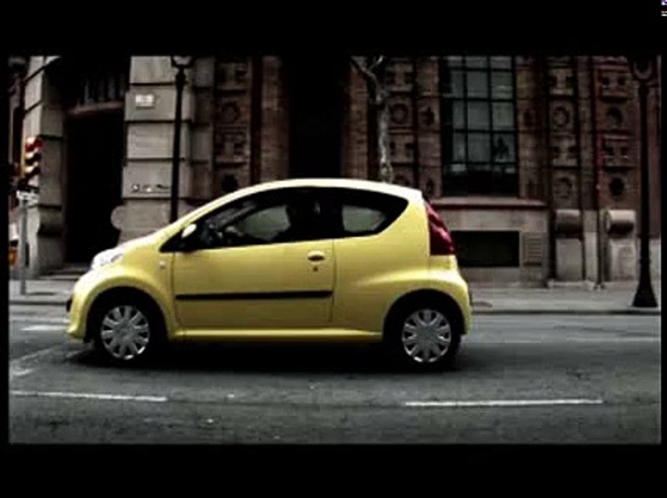 Peugeot 107 Vs Monster Truck