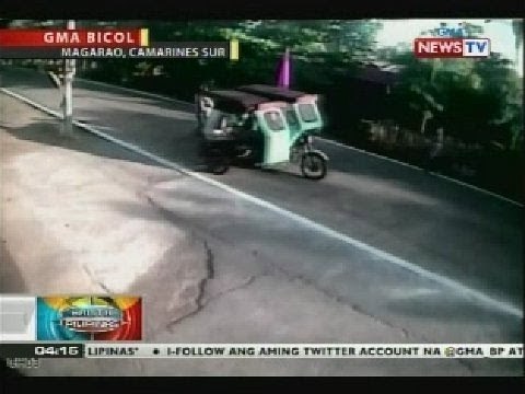 Pagbundol ng isang motorsiklo sa babaeng may kargang sanggol sa Camarines Sur, nahuli-cam