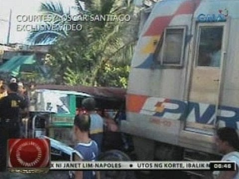 24 Oras: Ilang residente, pilit tumatawid sa riles kahit nakababa na ang harang ng tren