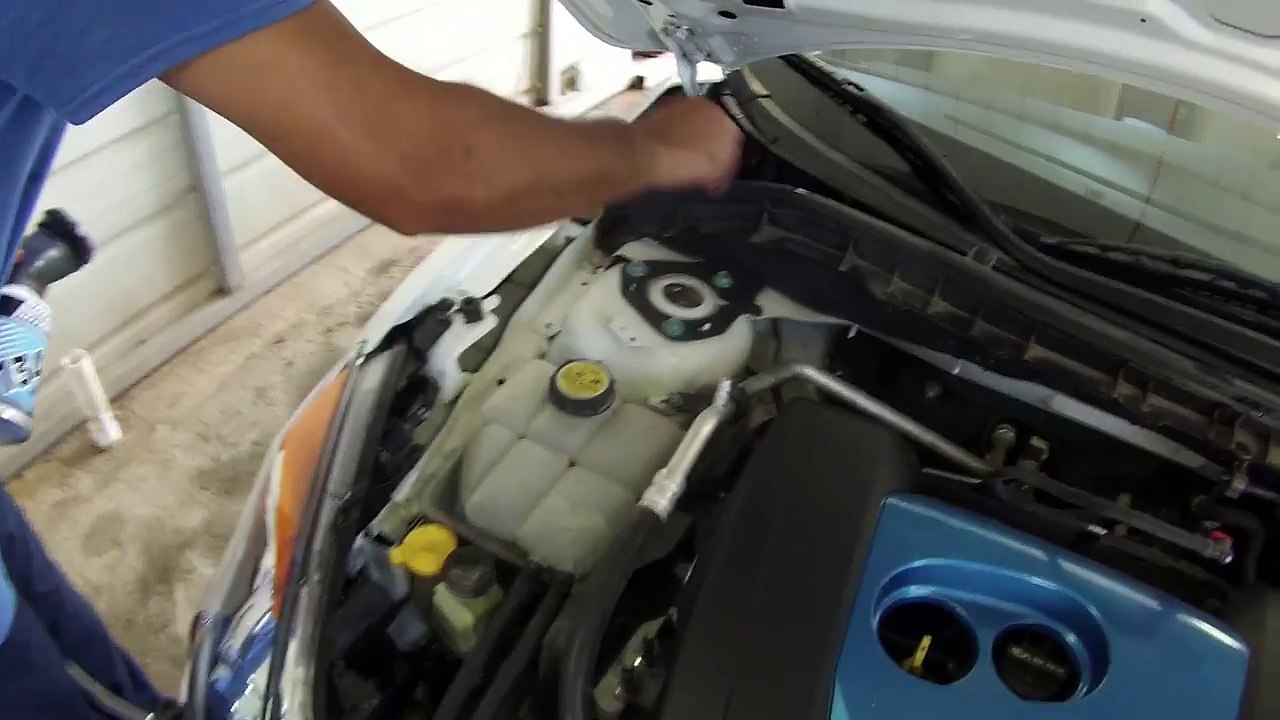 How to recharge the A/C on Mazda 3 2010 2011 2012 2013 Recharge Air