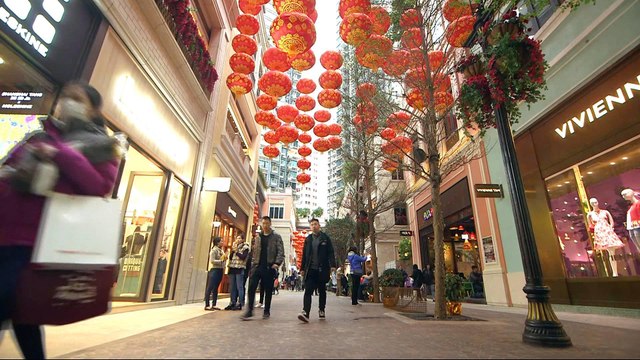 Hong Kong's luxury brands struggle to attract customers