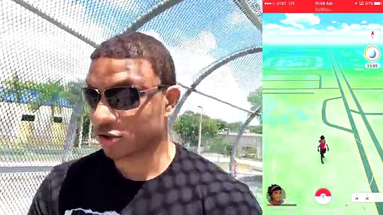 Chris Smoove Plays Pokemon Go! My 1st 10km Egg!