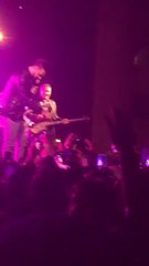 Atif Aslam saved a girl from being harassed in live music concert