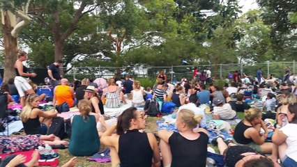 On n'est pas tous seuls !