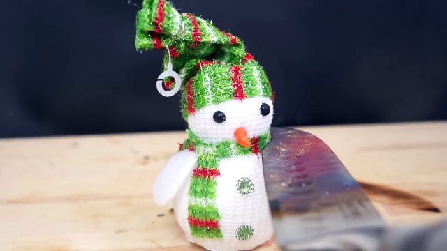 EXPERIMENT Glowing 1000 degree KNIFE VS FIRECRACKERS