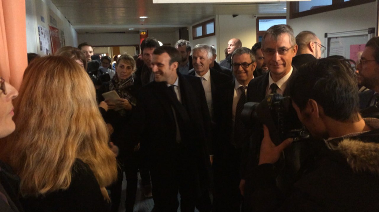 Emmanuel Macron au centre Kerpape