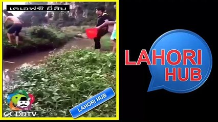 عاشق مزاج لوگ تھوڑا آگے آگے آجائیں اور ویڈیو دیکھیں