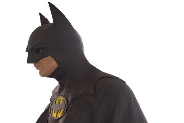 Salen a subasta los trajes de Batman y Superman